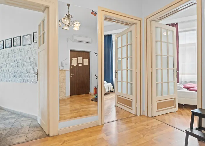 Golden Villa- In The Heart Of Old Town Bucureşti
